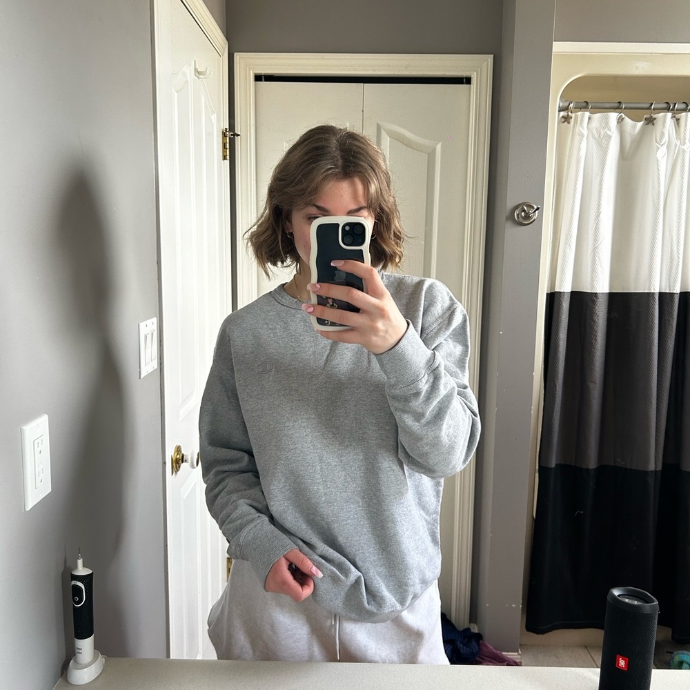Champion grey crew neck size medium!!